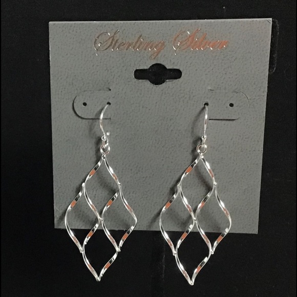 Jewelry - (925) Spiraling Diamond Shaped Earrings